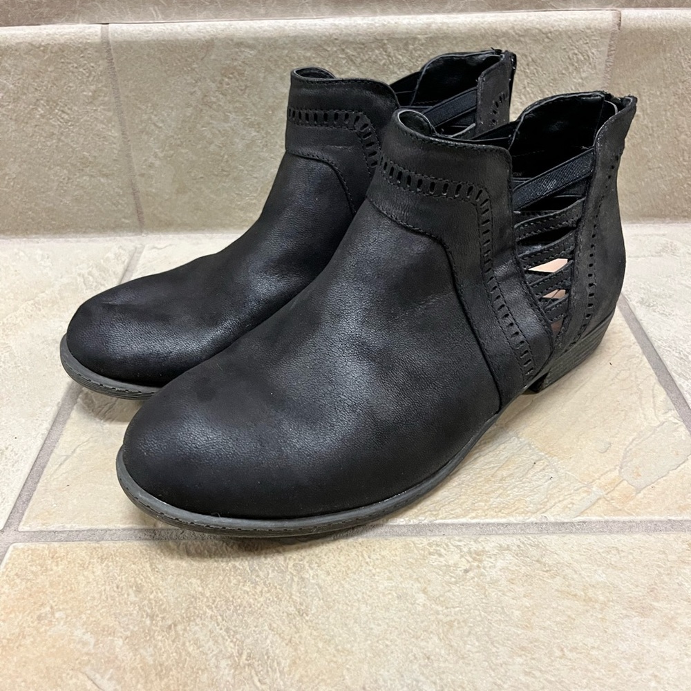 Torrid Side Strap Ankle Booties (WW) Size 9W